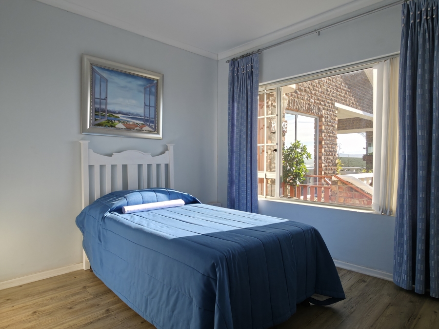 3 Bedroom Property for Sale in Wavecrest Eastern Cape